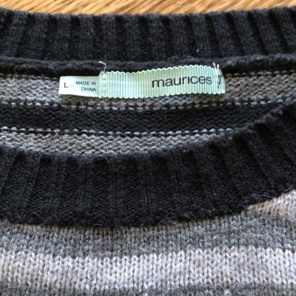 Maurice’s sweater size large - Picture 2 of 6